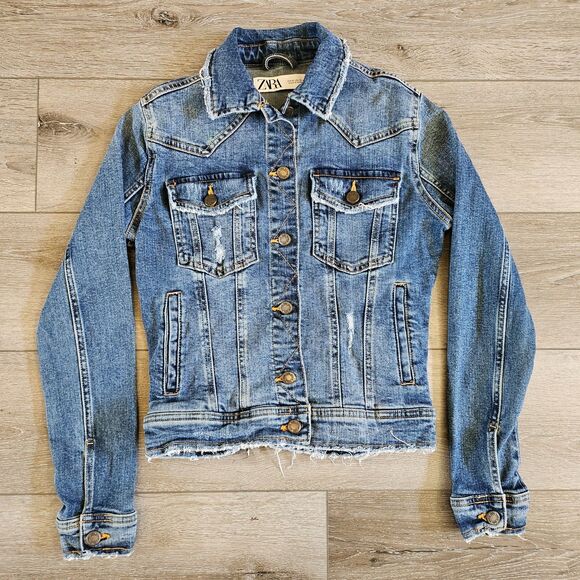 Zara Jackets & Blazers - Zara Trucker Jacket Womens XS Blue Denim Distressed Raw Hem Button Front Stretch